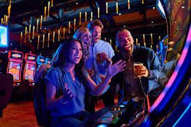Live casino interaktif dan mesin slot online populer tersedia di platform slotgacor88